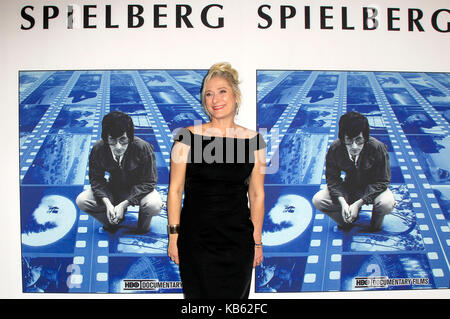 Caroline goodall assiste à la première de hbo's 'spielberg' au studios Paramount le 26 septembre 2017 à Hollywood, Californie. Banque D'Images