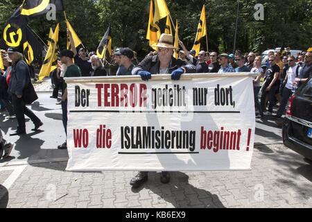 Démonstration de l'extrême-droite mouvement identitaire (Identitaere Bewegung) à Berlin, le 17 juin 2017. Dans le monde d'utilisation | Banque D'Images