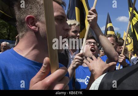 Démonstration de l'extrême-droite mouvement identitaire (Identitaere Bewegung) à Berlin, le 17 juin 2017. Dans le monde d'utilisation | Banque D'Images