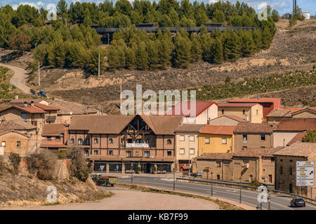 Valdelana. Bodega-Museum construit sur les brouillons de S. XV et XVI, bâtiment ancien et plein d'histoire, pour profiter de l'univers du vin. Elciego, Espagne Banque D'Images