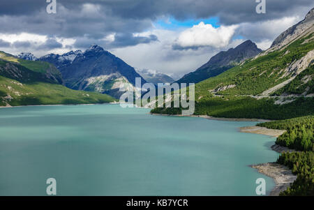 Lac de montagnes et cancano bormio (province de Sondrio) Banque D'Images