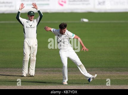 Du worcestershire ed barnard célèbre en tenant le wicket de Durham" Paul Collingwood pendant quatre jours du championnat division specsavers county, deux match à new road, Worcester. Banque D'Images