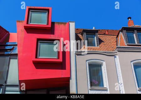 Cologne, Allemagne - Juillet 03, 2017 : façade de maison à Cologne. Avec une population de plus de 1 Mio de Cologne est la quatrième plus grande ville d'Allemagne Banque D'Images