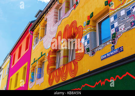 Cologne, Allemagne - Juillet 03, 2017 : façade de maison à Cologne. Avec une population de plus de 1 Mio de Cologne est la quatrième plus grande ville d'Allemagne Banque D'Images