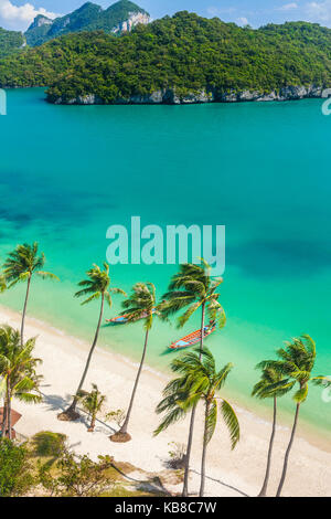 Paradise Beach sur l'île tropicale. Ang Thong National Marine Park,Thaïlande. Vue d'en haut Banque D'Images