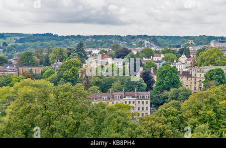 Le CENTRE-VILLE DE BRISTOL EN ANGLETERRE LA TOUR CABOT BRANDON HILL SUR CLIFTON ET LE PONT SUSPENDU Banque D'Images