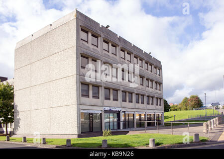 Dunbartonshire de l'ancien Conseil des bureaux et magasin d'un arrêt, l'Ecosse, Clydebank, qui ont été construits au début des années 1980, et démoli à la fin de 2017 Banque D'Images