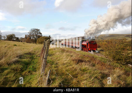 71515 propulse un "ghost train" loin de fourneau d'évitement. pontypool et blaenavon railway. Banque D'Images