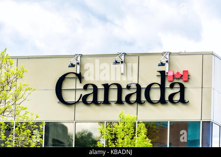 Saguenay, Canada - le 3 juin 2017 : Le Canada signe sur l'établissement dans la ville de Saguenay au Québec, Canada Banque D'Images