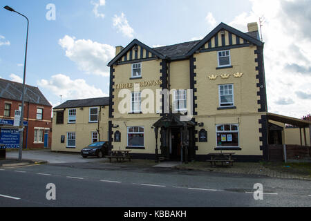 Les trois couronnes Public House à Leigh, England, UK Banque D'Images