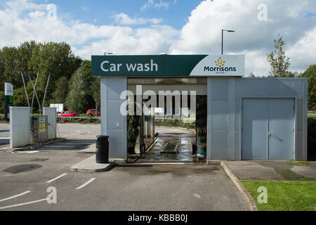 Lavage de voiture au supermarché Morrisons, Leigh, England, UK Banque D'Images