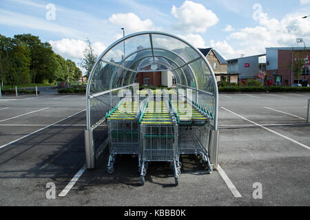 Au supermarché Morrisons Trollets, Leigh, England, UK Banque D'Images