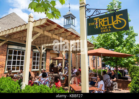 Colonial Williamsburg Virginia, le Trellis Bar & Grill, restaurant restaurants restauration café cafés, dîner, terrasse extérieure, à l'extérieur des tables, à l'extérieur Banque D'Images