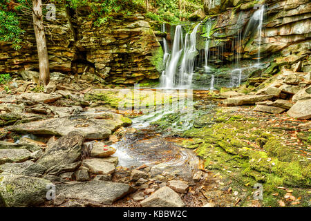 Elakala cascade dans le parc d'état de Blackwater Falls en Virginie de l'Ouest au cours de l'automne Banque D'Images