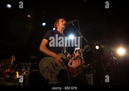 Le groupe de rock alternatif américain Mudhoney donne un concert au Parkteatret à Oslo. Ici, le chanteur et musicien Mark Arm est vu en direct sur scène. Norvège, 21/07 2016. Banque D'Images