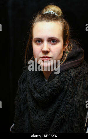 La chanteuse danoise de talent et auteur-compositeur Karen Marie Ørsted est mieux connue sous son nom de scène MØ et est ici dépeinte en coulisses au festival de musique norvégien Øyafestivalen 2013. Norvège, 15/02 2013. Banque D'Images