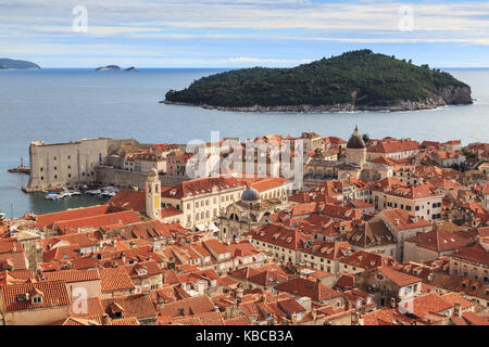 Concentrations élevées, vieille ville et l'île de Lokrum de minceta tour, fort sur les murs de la ville, Dubrovnik, site du patrimoine mondial de l'UNESCO, la Croatie Banque D'Images