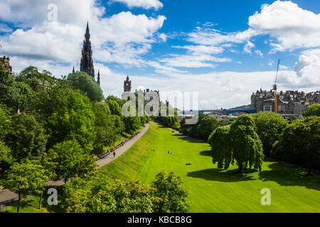 Vue sur les jardins de Princes street, Édimbourg, Écosse, Royaume-Uni, Europe Banque D'Images