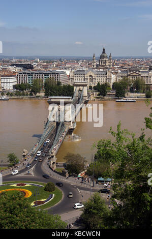 Pont à chaînes sur Nanube à Budapest (Hongrie) Banque D'Images