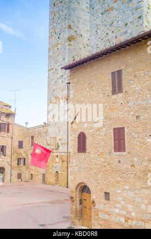 San Gimignano, Toscane, Italie - 14 juin 2014 : le palais médiéval pittoresque, détails l'architecture médiévale de San Gimignano, Toscane, Italie Banque D'Images