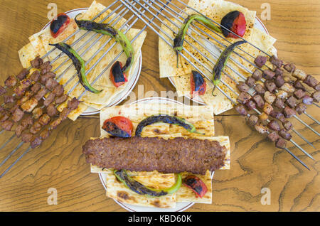 Adana kebab turc, shish kebab et du foie menu shish kebab Banque D'Images