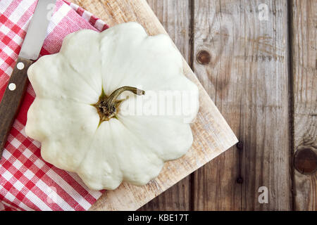 Pattypan blanc squash (patty pan). Vue de dessus with copy space Banque D'Images