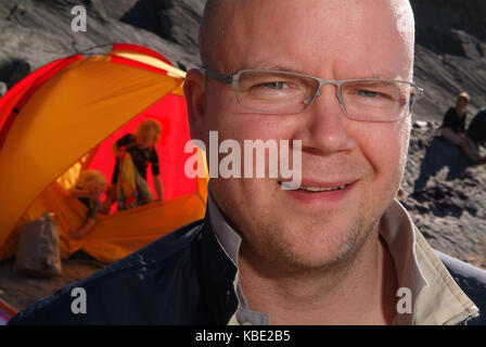 Journaliste et auteur et directeur du nouveau réseau d'écoles, Toby Young Banque D'Images