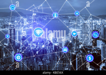 Des ville et réseau de communication sans fil, du quartier des affaires avec office building, résumé visuel de l'image, internet des objets concept Banque D'Images