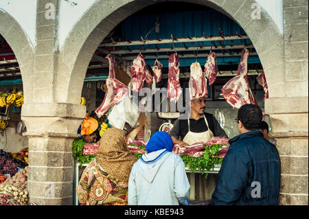 Les bouchers shop bazar à Essaouira, Maroc Banque D'Images