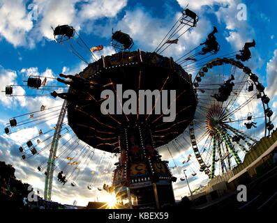 Un chairoplane sur la fête foraine cranger kirmes à Herne (Allemagne), 03 août 2017. Dans le monde d'utilisation | Banque D'Images