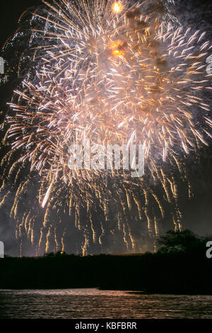 D'artifice musical, Southport. Le Merseyside. 29 septembre 2017. Des milliers de visiteurs assistent à l'artifice musical britannique 2017 à Southport Championnat ce weekend. Les spectateurs ont été traités à une affiche à couper le souffle avec un tableau de lumière et d'un mélange de musique de ce concours annuel d'effets pyrotechniques. Credit : Cernan Elias/Alamy Live News Banque D'Images