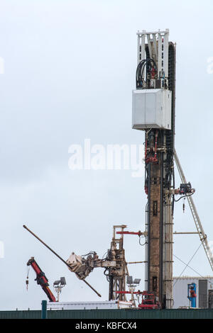 Protestation contre la fracturation hydraulique, peu d'hôtel Lutetia, nr blackpool, Lancashire, Royaume-Uni. 29 septembre 2017. protester contre la fracturation au Preston New Road site exploité par cuadrilla. aux côtés de sections locales ont été des militants du Manchester, syndicalistes, en Irlande du Nord, et par un groupe de quakers. militant était également présent et Farmer John toothill, qui permet à l'érable à proximité ferme pour être utilisé par les militants anti fracturation hydraulique. photo ressources cuadrilla percer, dans l'espoir de percer sur un mille de profondeur dans le Lancashire schiste. crédit : Steve bell/Alamy live news. Banque D'Images