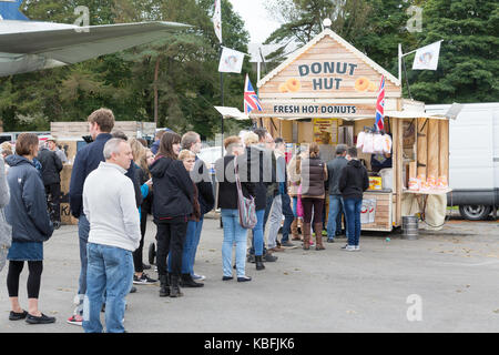 L'aéroport de Cotswold, UK. 30 septembre, 2017. Le 30 septembre, l'aéroport de Cotswold ouvre ses portes au public pour une période de douze heures vintage et de guerre extravaganza pour lever des fonds pour la Royal British Legion et battant 4 liberté crédit : Paul hastie/Alamy live news Banque D'Images