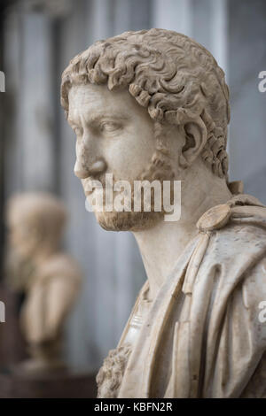 Rome. L'Italie. Portrait buste de l'empereur romain Hadrien (76-138 après J.-C.), Braccio Nuovo, Museo Chiaramonti, Musées du Vatican. Musei Vaticani. Banque D'Images