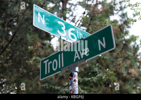 Troll Ave N, où la Fremont Troll est situé dans la zone Fremont de Seattle, Washington, USA. Banque D'Images