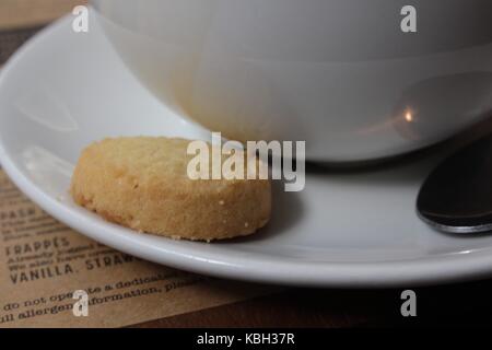 Une gamme d'images prises tout en prenant un café et un muffin petit déjeuner dans le centre-ville de Newcastle. Banque D'Images