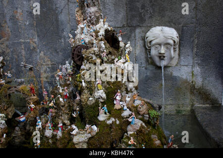 Amalfi, Italie, le 11 août 2014 : crèche d'Amalfi et de la fontaine. dans le centre-ville d'Amalfi, un symbole de napolitains creche Banque D'Images