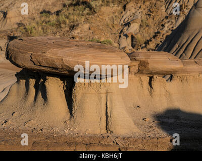 Hoodoo, le parc provincial Dinosaur, en Alberta, Canada. Banque D'Images