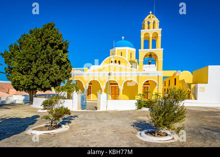 St George church (ekklisia) Agios Georgios oia, Santorin, Grèce, Europe