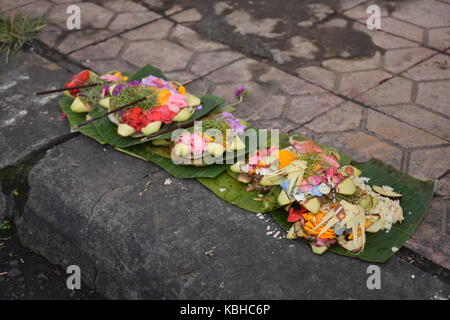 Offres typiquement balinais dans la rue à Ubud, Bali - Indonésie Banque D'Images
