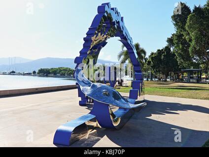 Les citoyens accès à la Grande Barrière de Corail, une sculpture par Brian Robinson... nouvelle sur le front de mer de Cairns, dévoilé fin août 2017 Banque D'Images