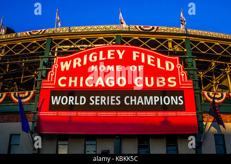 Wrigley Field panneau annonçant les Cubs de Chicago en tant que champions de la série mondiale Banque D'Images