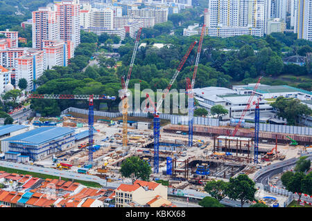 Singapour - Aug 20, 2017 : construction crane, vue depuis le sommet de Singapour, duxtion Banque D'Images