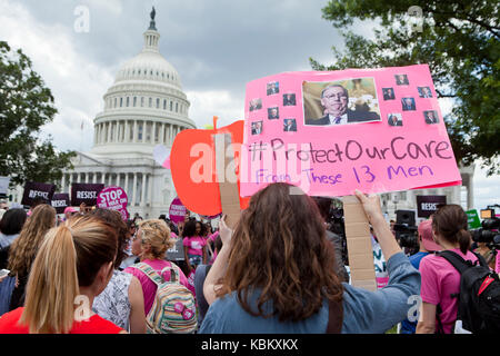 27 juin 2017 : manifestation devant les libéraux de Capitole pour enregistrer (Obamacare Affordable Care Act), l'assurance-maladie et Medicaid - Washington, DC USA Banque D'Images