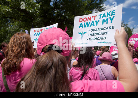 27 juin 2017 : manifestation devant les libéraux de Capitole pour enregistrer (Obamacare Affordable Care Act), l'assurance-maladie et Medicaid - Washington, DC USA Banque D'Images