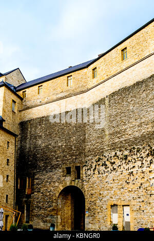 Château de Sedan (Ardennes, France), l'un des plus grand château médiéval d'Europe ; Schloss von Sedan (Frankreich) Banque D'Images