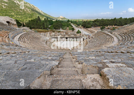 Dans l'amphithéâtre les ruines romaines d'Éphèse, en Turquie. Banque D'Images