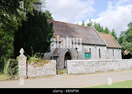 All Saints Church se trouve dans le parc de Hinton Ampner House, près de Alresford, Hampshire. Banque D'Images