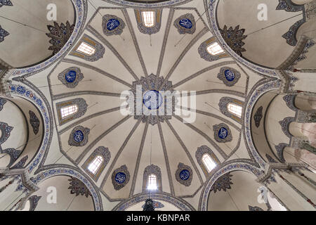 Dôme de l'église byzantine Sergius Bacchus, utilisé maintenant comme mosquée et connu sous le nom de mosquée Kucuk Aya Sofya ou petite mosquée Sainte-Sophie, Istanbul Turquie Banque D'Images