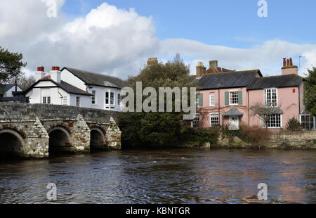 Ville Pont sur la rivière Avon, Christchurch, Dorset Banque D'Images